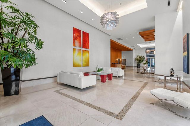 1060 Brickell Ave 2117, Miami, FL 33131