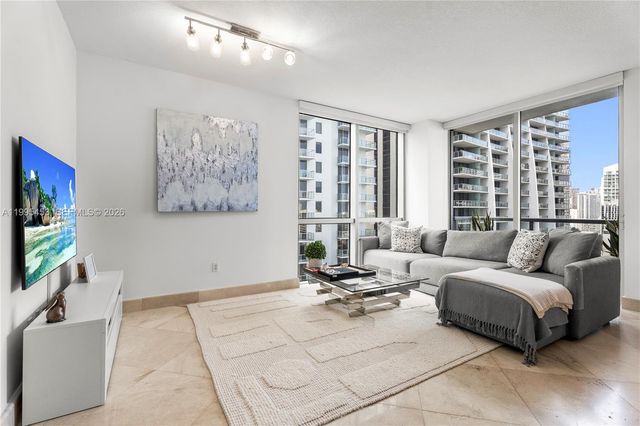 1060 Brickell Ave 2117, Miami, FL 33131