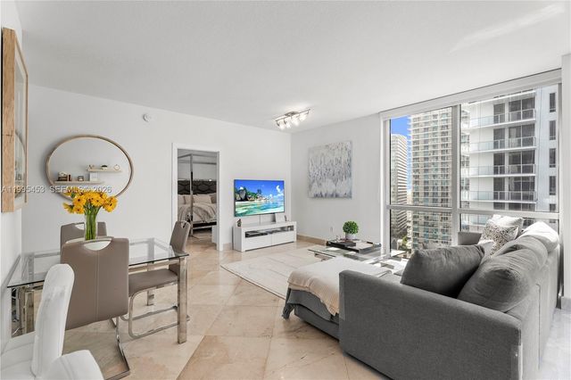1060 Brickell Ave 2117, Miami, FL 33131