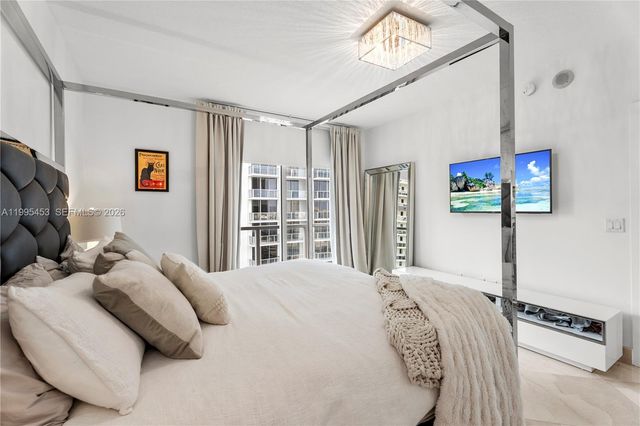 1060 Brickell Ave 2117, Miami, FL 33131