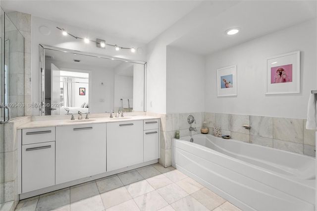 1060 Brickell Ave 2117, Miami, FL 33131