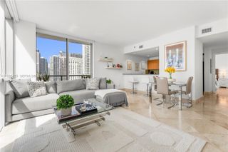 1060 Brickell Ave 2117, Miami, FL 33131