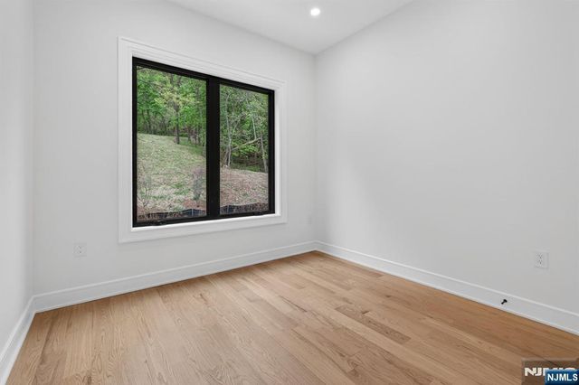 522 Valley Road 3, Clifton, NJ 07013