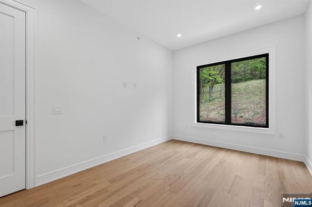 522 Valley Road 3, Clifton, NJ 07013