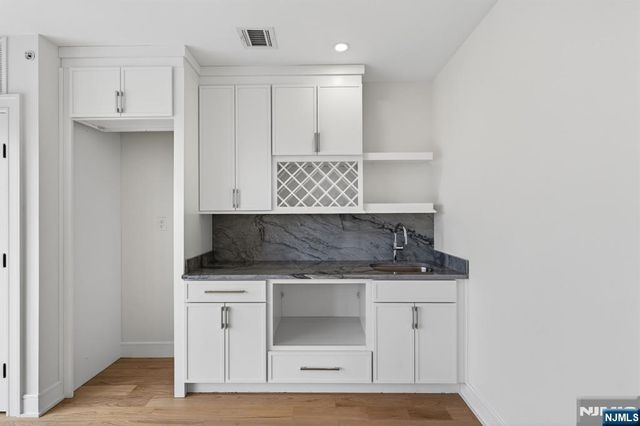 522 Valley Road 3, Clifton, NJ 07013
