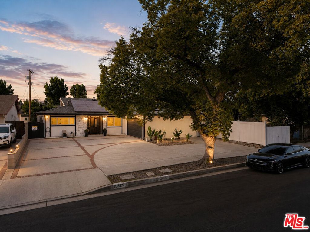 15829 Tupper Street, Los Angeles, CA 91343 — exterior