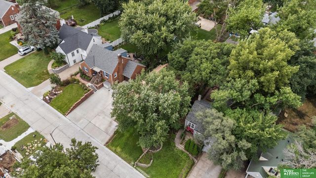 5427 Parker Street, Omaha, NE 68104