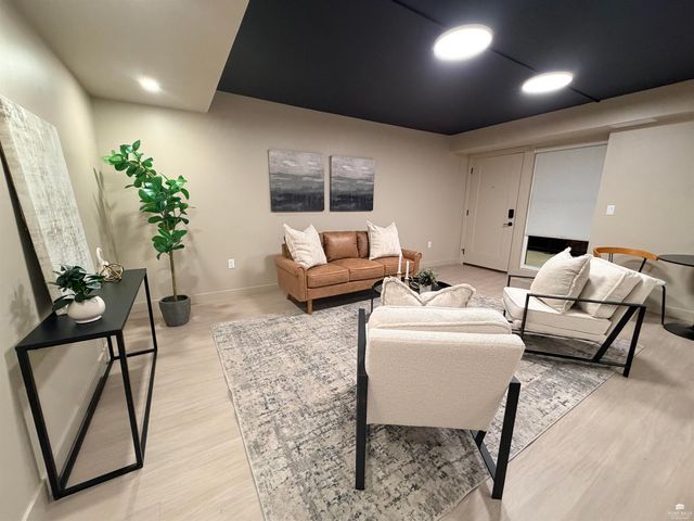 1700 N Manhattan, Unit 202 Avenue, Manhattan, KS 66502