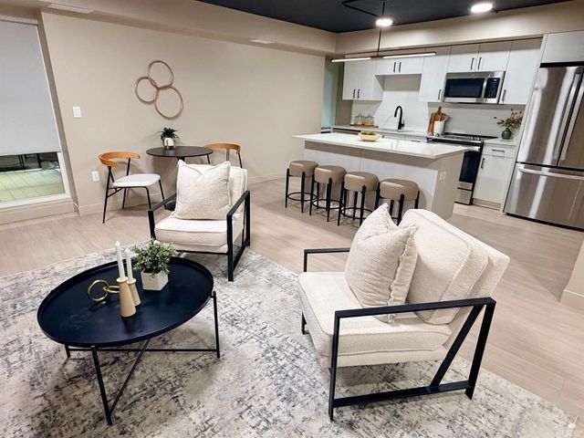 1700 N Manhattan, Unit 202 Avenue, Manhattan, KS 66502