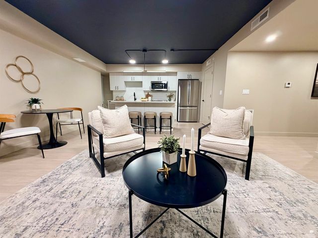 1700 N Manhattan, Unit 202 Avenue, Manhattan, KS 66502