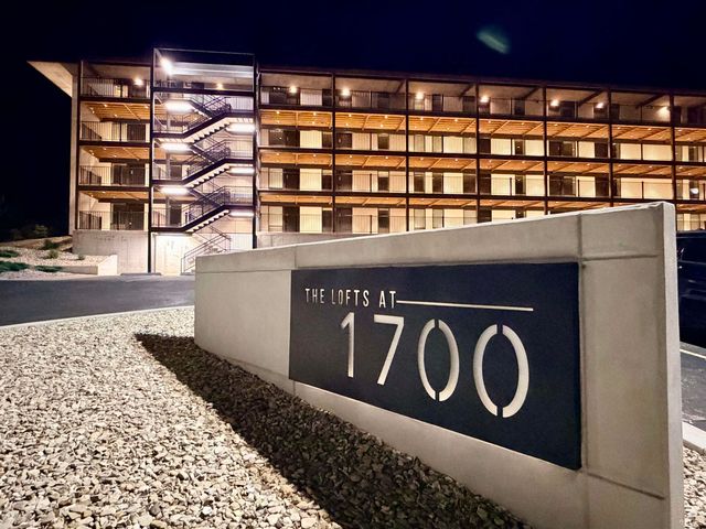 1700 N Manhattan, Unit 202 Avenue, Manhattan, KS 66502