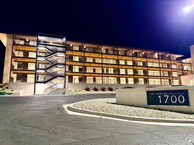 1700 N Manhattan, Unit 202 Avenue, Manhattan, KS 66502