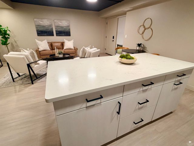 1700 N Manhattan, Unit 202 Avenue, Manhattan, KS 66502
