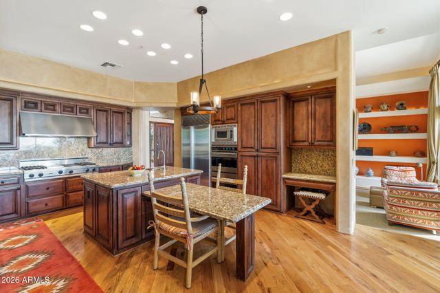 24350 N WHISPERING RIDGE Way 39, Scottsdale, AZ 85255