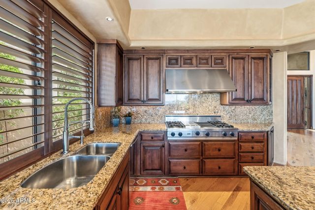 24350 N WHISPERING RIDGE Way 39, Scottsdale, AZ 85255