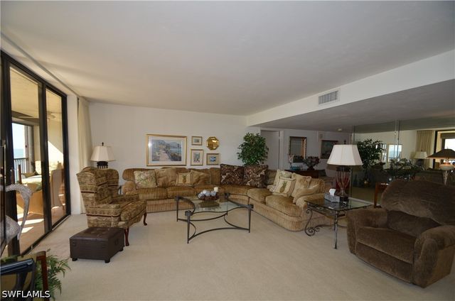 10951 GULFSHORE DR 504, Naples, FL 34108