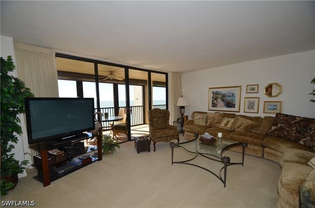 10951 GULFSHORE DR 504, Naples, FL 34108