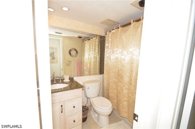10951 GULFSHORE DR 504, Naples, FL 34108