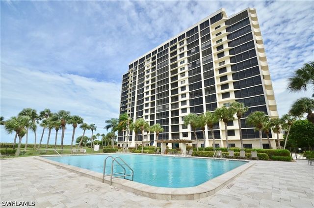 10951 GULFSHORE DR 504, Naples, FL 34108