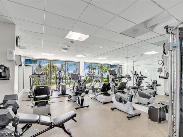 10951 GULFSHORE DR 504, Naples, FL 34108