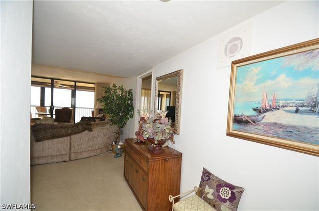 10951 GULFSHORE DR 504, Naples, FL 34108