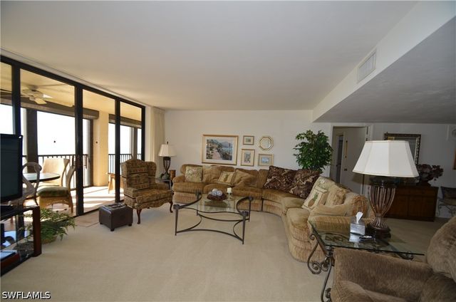 10951 GULFSHORE DR 504, Naples, FL 34108