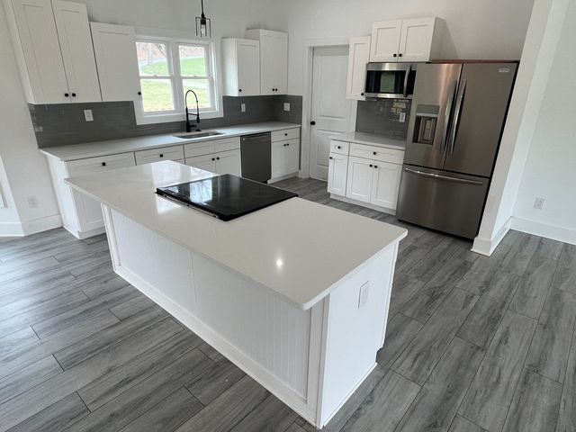 3086 Haymakertown RD, Troutville, VA 24175