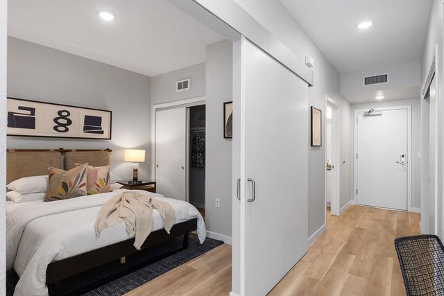 260 260 Brooklyn Basin Way 525, Oakland, CA 94606