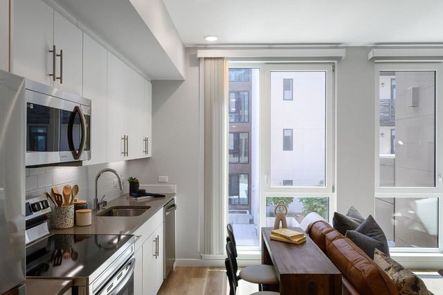 260 260 Brooklyn Basin Way 525, Oakland, CA 94606