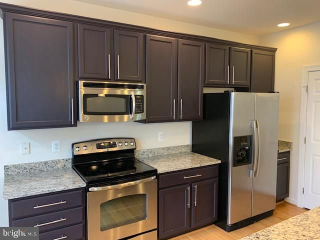 4372 THOMAS BRIGADE LN, Fairfax, VA 22033