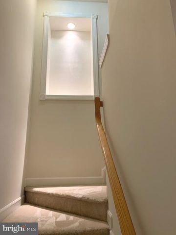 4372 THOMAS BRIGADE LN, Fairfax, VA 22033