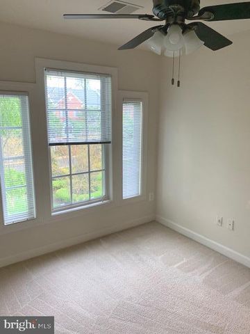 4372 THOMAS BRIGADE LN, Fairfax, VA 22033