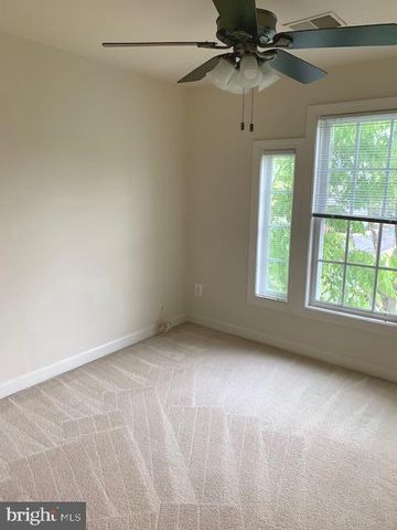 4372 THOMAS BRIGADE LN, Fairfax, VA 22033