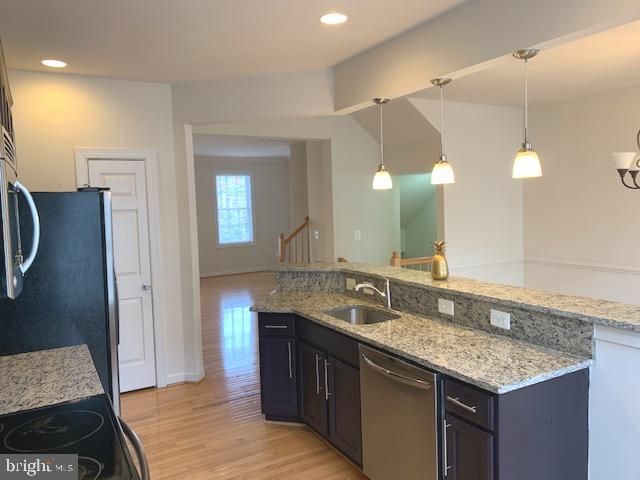 4372 THOMAS BRIGADE LN, Fairfax, VA 22033