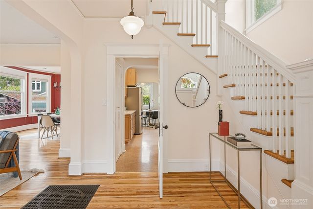 2523 32nd Avenue S, Seattle, WA 98144