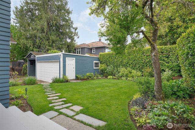 2523 32nd Avenue S, Seattle, WA 98144