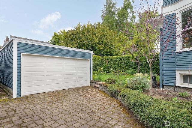 2523 32nd Avenue S, Seattle, WA 98144