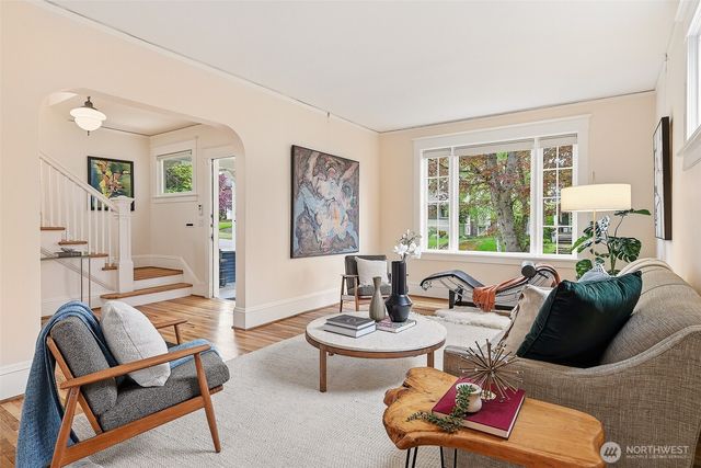 2523 32nd Avenue S, Seattle, WA 98144
