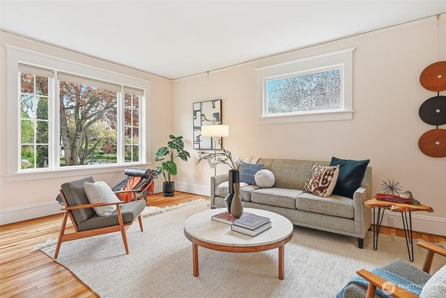 2523 32nd Avenue S, Seattle, WA 98144