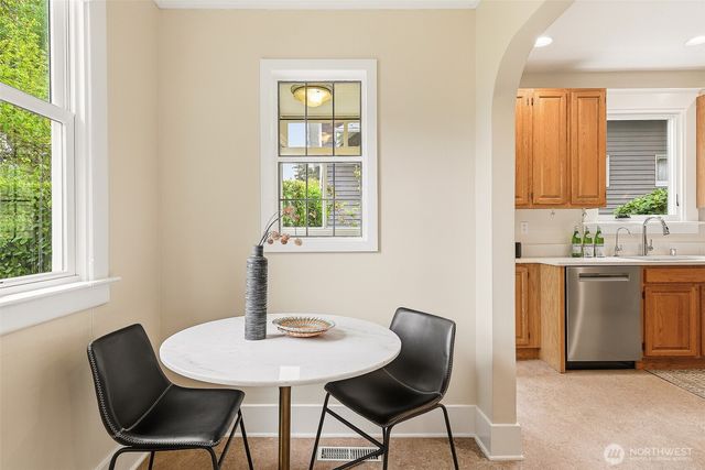 2523 32nd Avenue S, Seattle, WA 98144