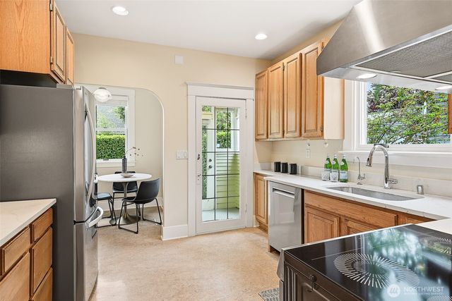 2523 32nd Avenue S, Seattle, WA 98144