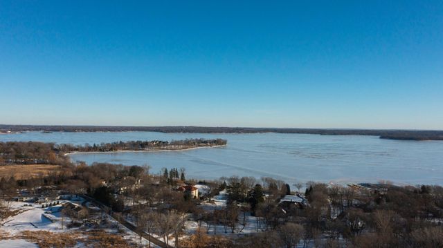 1145 Willow Drive S, Wayzata, MN 55391