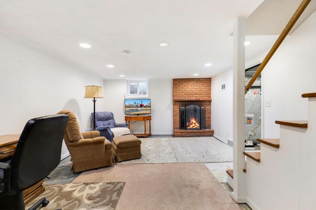 1145 Willow Drive S, Wayzata, MN 55391