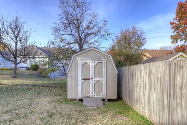 2137 E 36th Street, Joplin, MO 64804