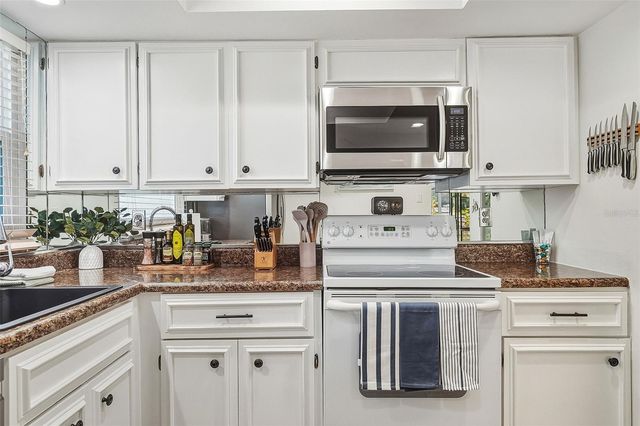 3137 CAMPBELL STREET, Sarasota, FL 34231