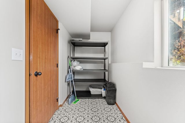 1316 S Pierce Rd, Spokane Valley, WA 99206