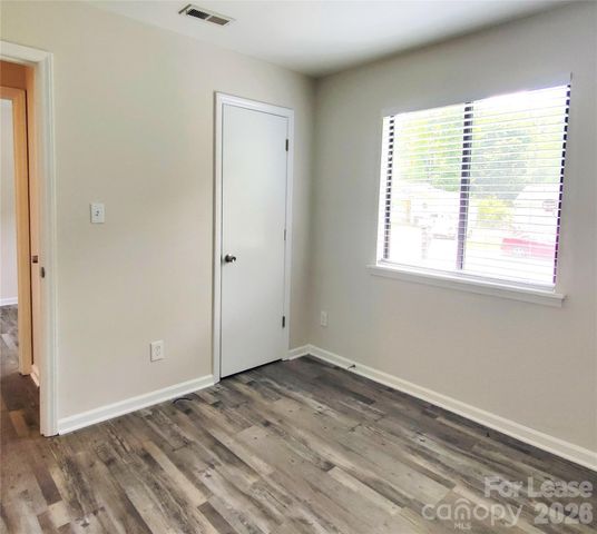 5101 Glenview Court, Charlotte, NC 28215
