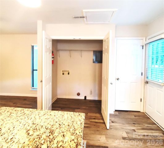 5101 Glenview Court, Charlotte, NC 28215
