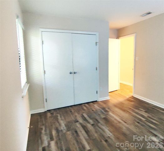 5101 Glenview Court, Charlotte, NC 28215