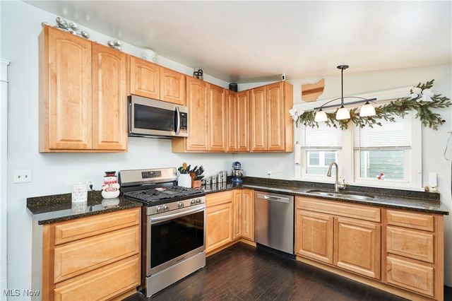 1840 6th Street, Cuyahoga Falls, OH 44221